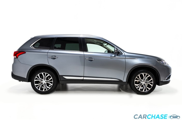 Thumbnail image of 2019 Mitsubishi Outlander LS ZL | CARCHASE Thumbnail image of 2019 Mitsubishi Outlander LS ZL
